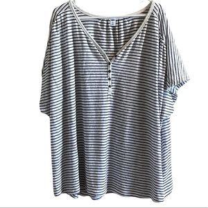 Old Navy V neck Tee Navy and White 4X